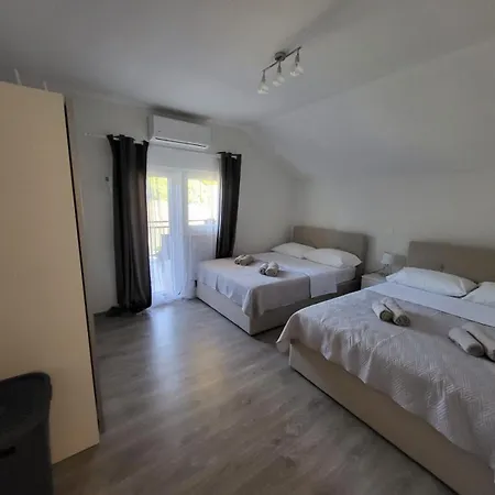 Apartman Zrmanja Riverside Oasis