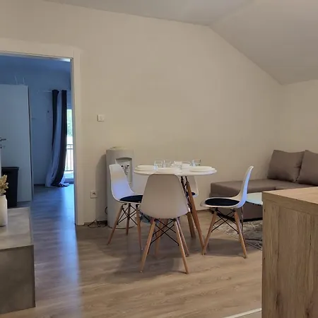 公寓 Zrmanja Riverside Oasis *