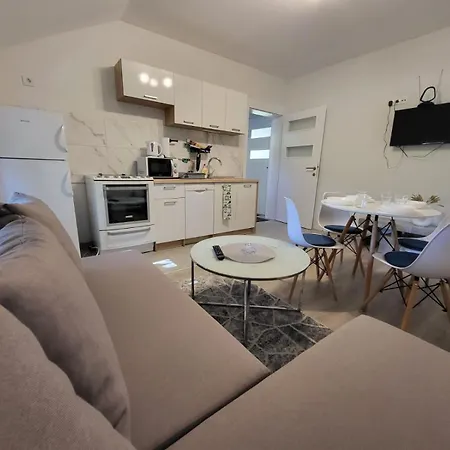 公寓 Zrmanja Riverside Oasis